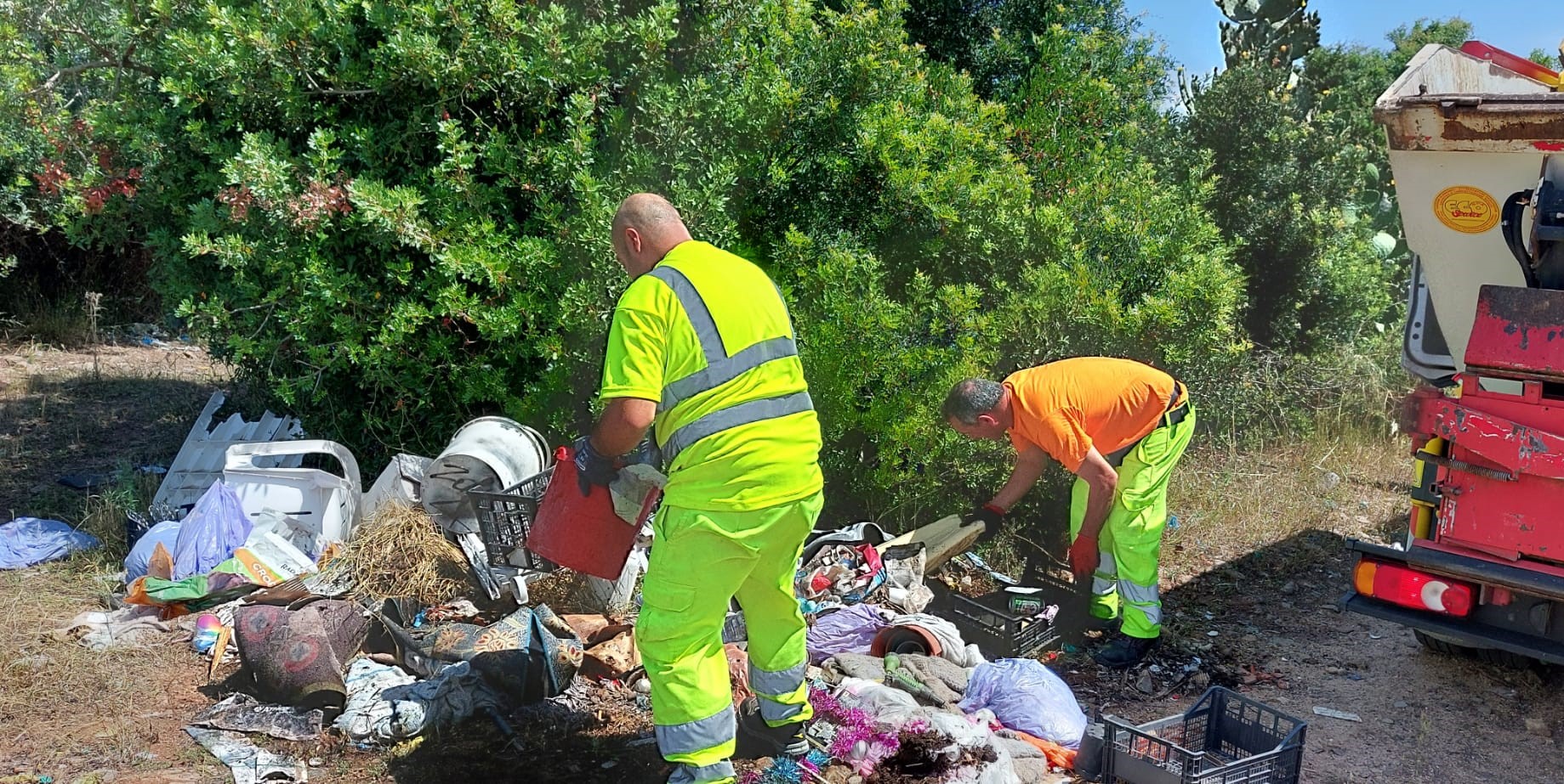 Multe Salate per Abbandono Illegale dei Rifiuti: Isole ecologiche e campagne